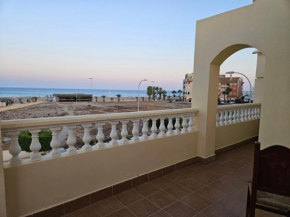 Apartamento de TRES HABITACIONES a 3 minutos de la playa PARA 6 PERSONAS